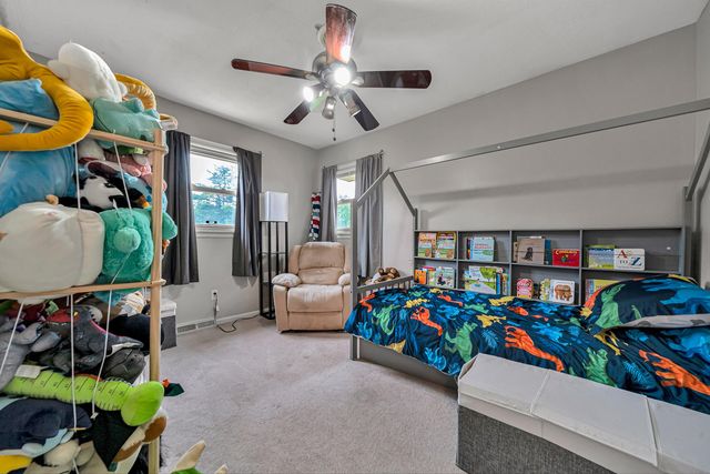 5733 Sierra DR, Roanoke, VA 24012