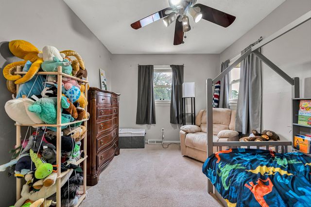 5733 Sierra DR, Roanoke, VA 24012
