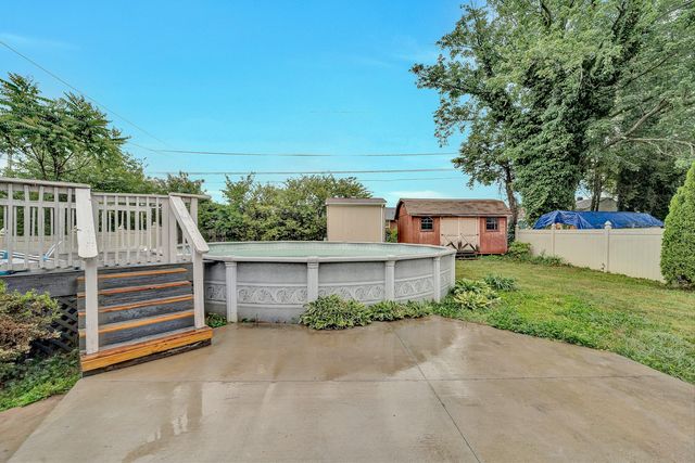 5733 Sierra DR, Roanoke, VA 24012