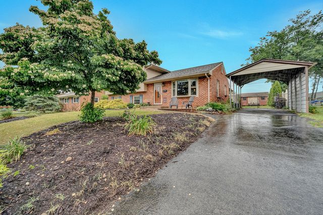 5733 Sierra DR, Roanoke, VA 24012