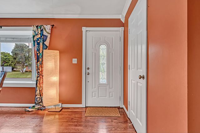 5733 Sierra DR, Roanoke, VA 24012