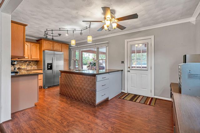 5733 Sierra DR, Roanoke, VA 24012