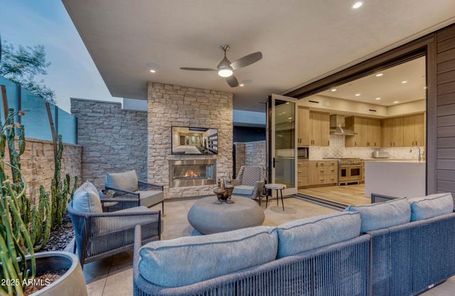 5553 E STELLA Lane, Paradise Valley, AZ 85253