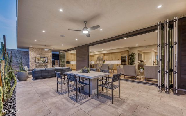 5553 E STELLA Lane, Paradise Valley, AZ 85253