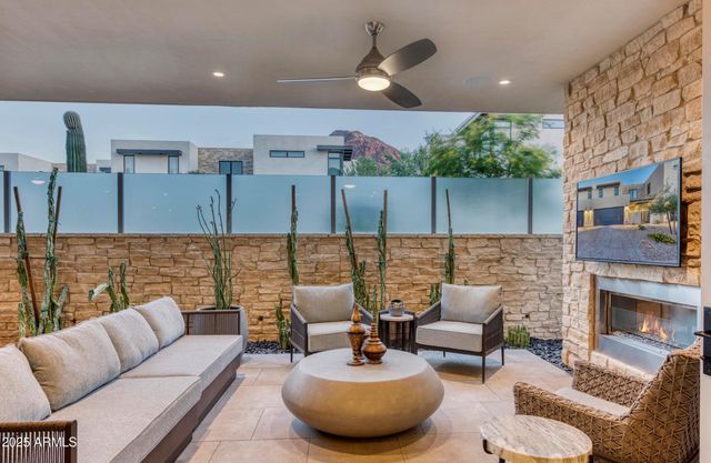 5553 E STELLA Lane, Paradise Valley, AZ 85253