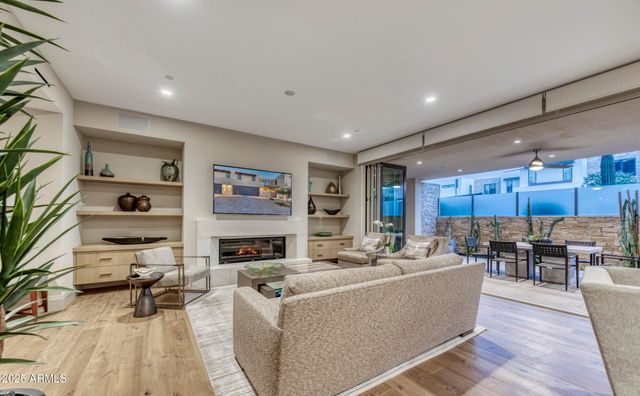 5553 E STELLA Lane, Paradise Valley, AZ 85253