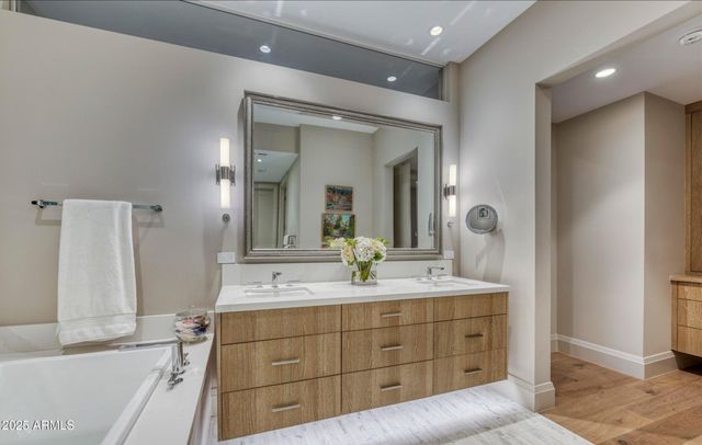 5553 E STELLA Lane, Paradise Valley, AZ 85253