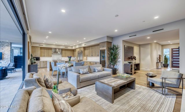 5553 E STELLA Lane, Paradise Valley, AZ 85253