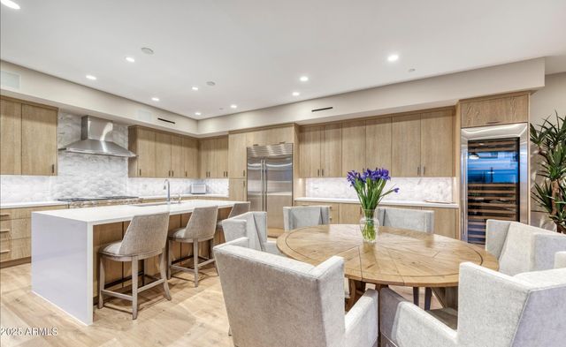 5553 E STELLA Lane, Paradise Valley, AZ 85253