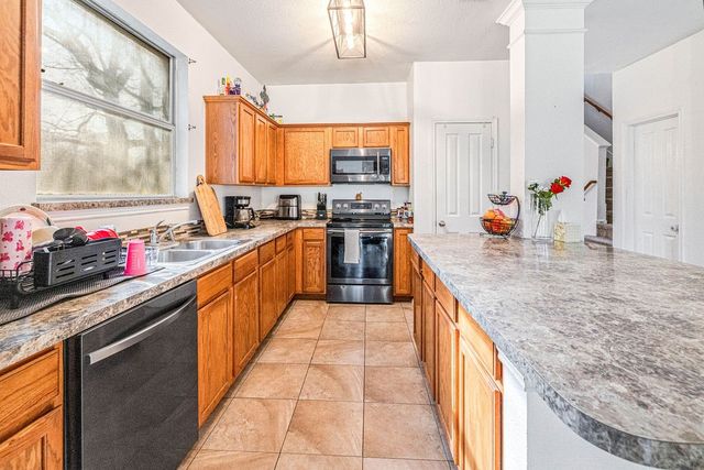 804 Ridge Point Drive, Grand Prairie, TX 75052