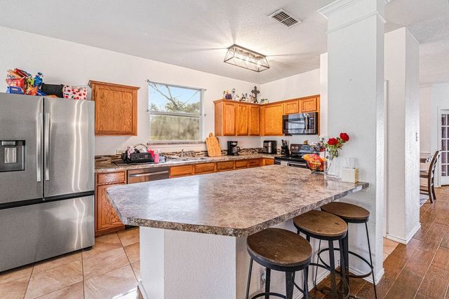 804 Ridge Point Drive, Grand Prairie, TX 75052