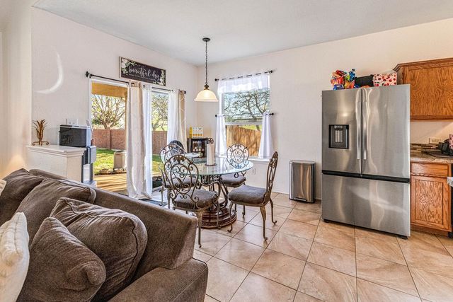 804 Ridge Point Drive, Grand Prairie, TX 75052