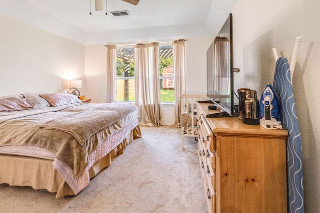 804 Ridge Point Drive, Grand Prairie, TX 75052