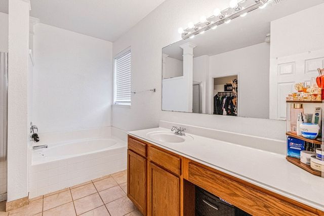 804 Ridge Point Drive, Grand Prairie, TX 75052