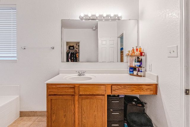 804 Ridge Point Drive, Grand Prairie, TX 75052