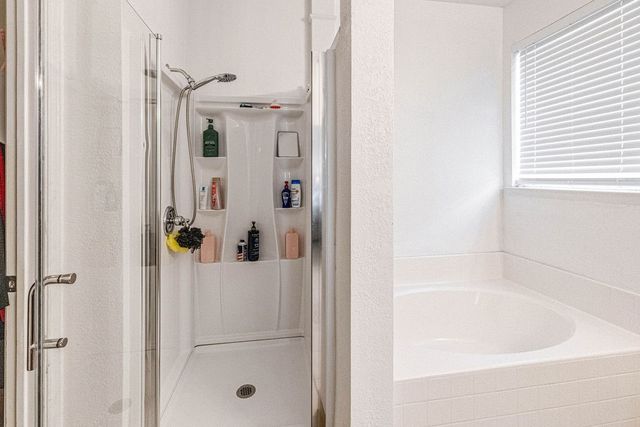 804 Ridge Point Drive, Grand Prairie, TX 75052