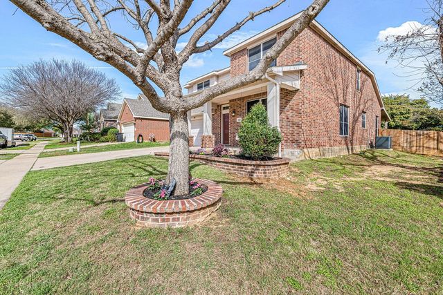 804 Ridge Point Drive, Grand Prairie, TX 75052