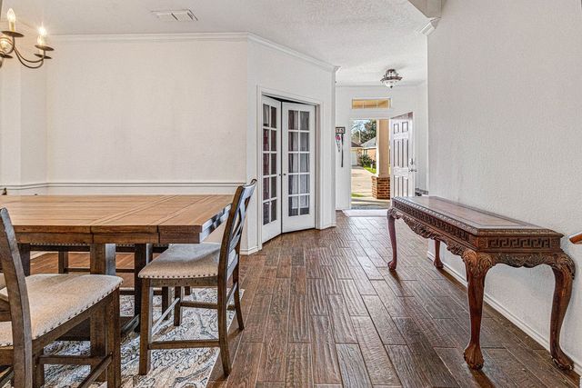 804 Ridge Point Drive, Grand Prairie, TX 75052