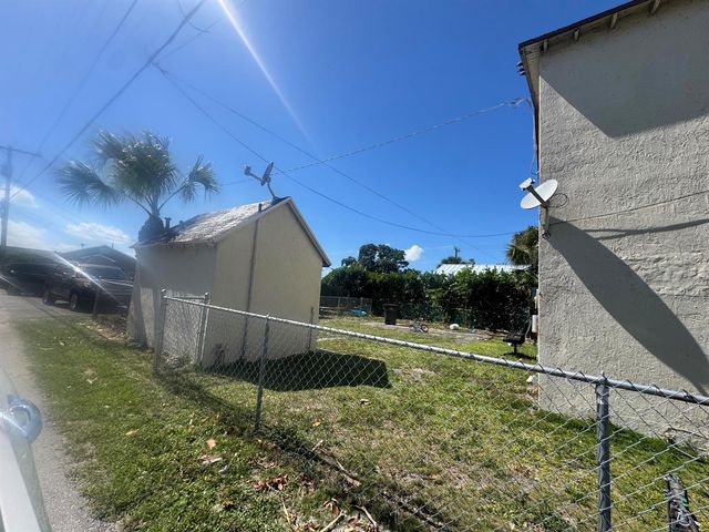 3621 Morton Avenue, West Palm Beach, FL 33405