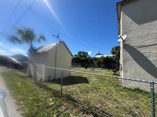 3621 Morton Avenue, West Palm Beach, FL 33405