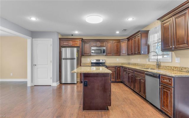 1072 Joyner ST, Norfolk, VA 23513