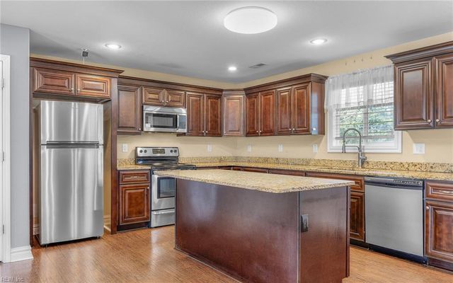 1072 Joyner ST, Norfolk, VA 23513