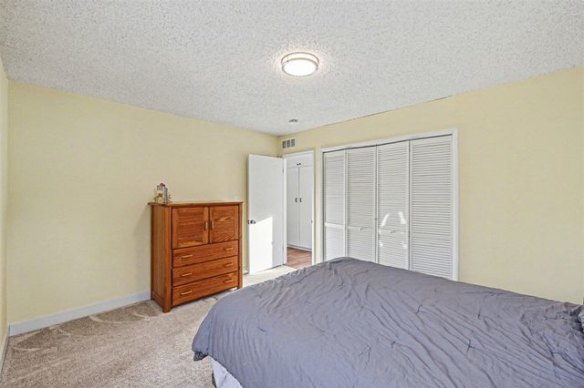 28375 Ranchwood Drive, Southfield, MI 48076