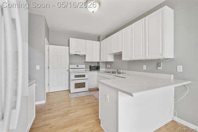 41782 Brownstone Drive, Novi, MI 48377