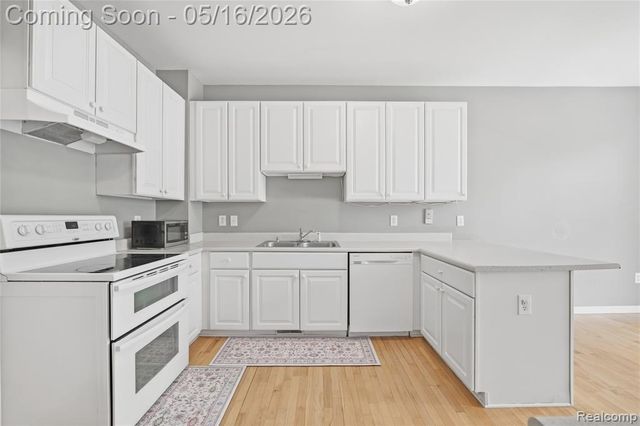 41782 Brownstone Drive, Novi, MI 48377