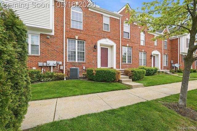 41782 Brownstone Drive, Novi, MI 48377
