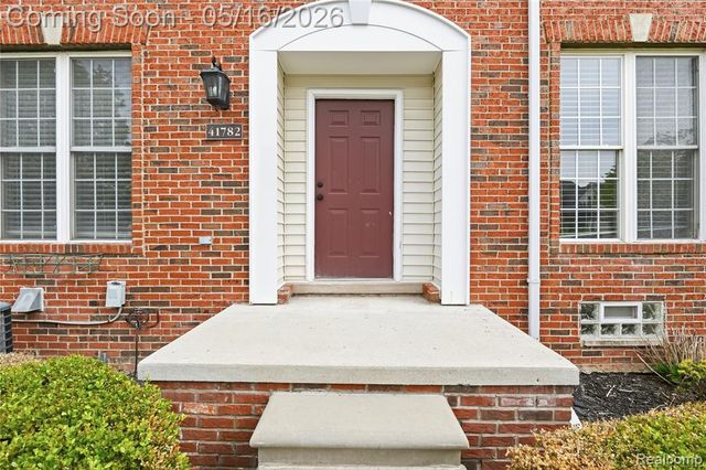 41782 Brownstone Drive, Novi, MI 48377