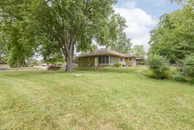 933 Parkview LANE, Mukwonago, WI 53149