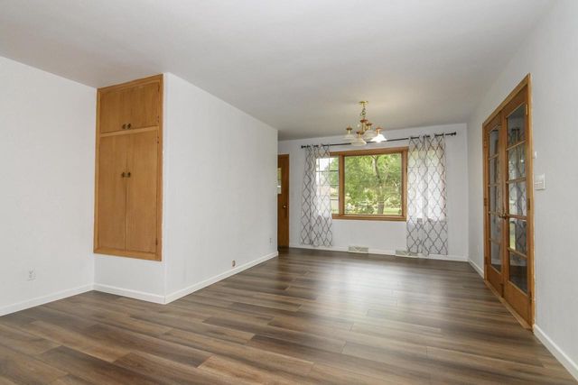 933 Parkview LANE, Mukwonago, WI 53149