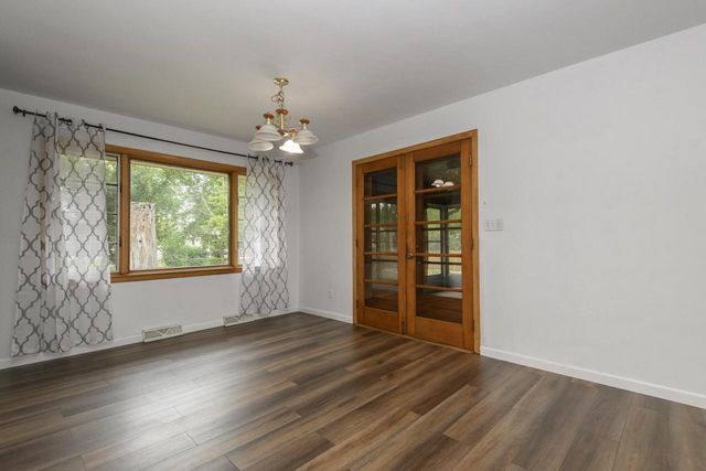 933 Parkview LANE, Mukwonago, WI 53149