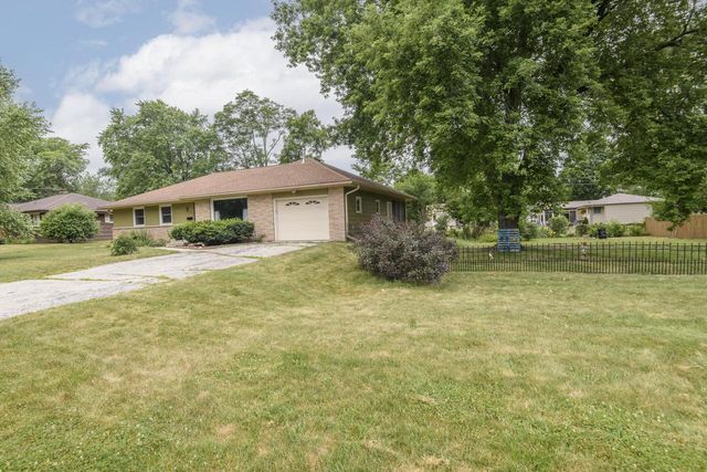 933 Parkview LANE, Mukwonago, WI 53149