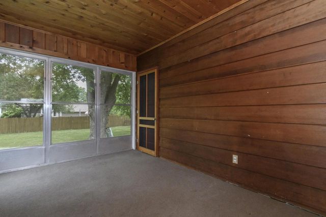 933 Parkview LANE, Mukwonago, WI 53149
