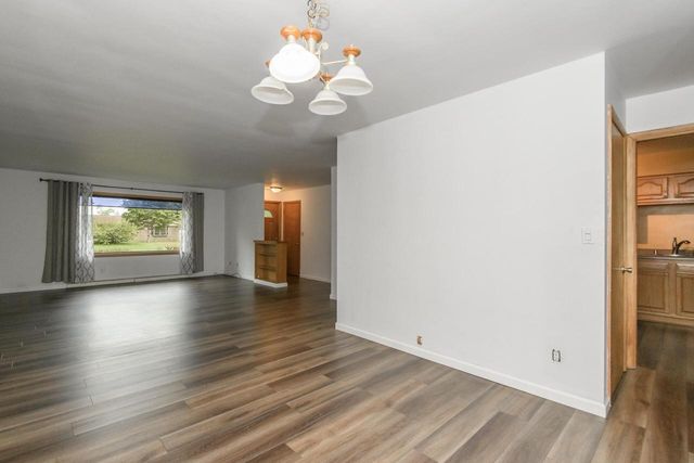 933 Parkview LANE, Mukwonago, WI 53149