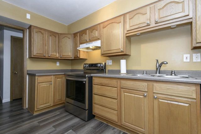 933 Parkview LANE, Mukwonago, WI 53149