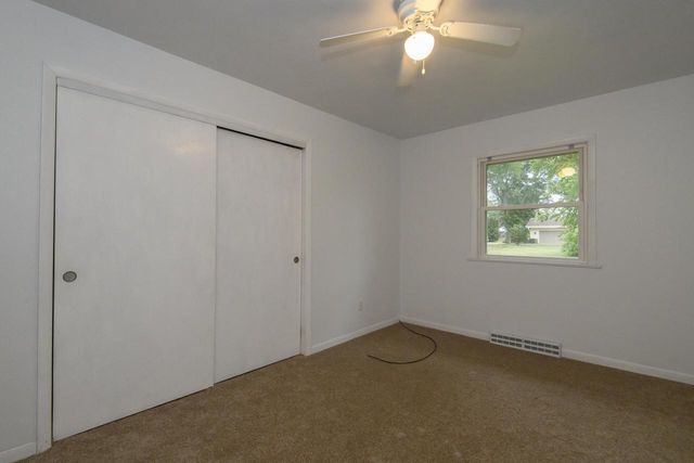 933 Parkview LANE, Mukwonago, WI 53149