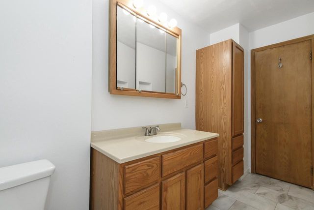 933 Parkview LANE, Mukwonago, WI 53149