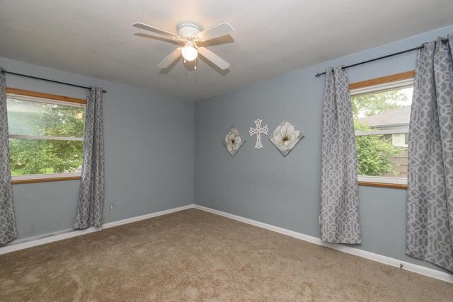 933 Parkview LANE, Mukwonago, WI 53149