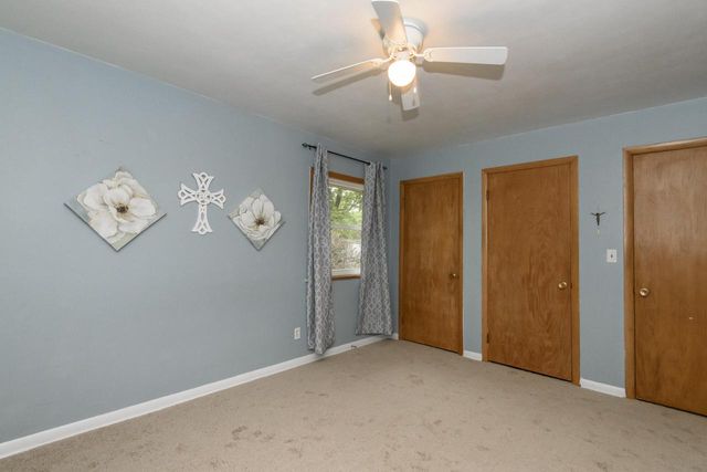 933 Parkview LANE, Mukwonago, WI 53149
