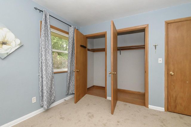 933 Parkview LANE, Mukwonago, WI 53149