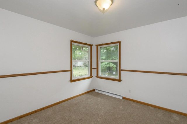 933 Parkview LANE, Mukwonago, WI 53149