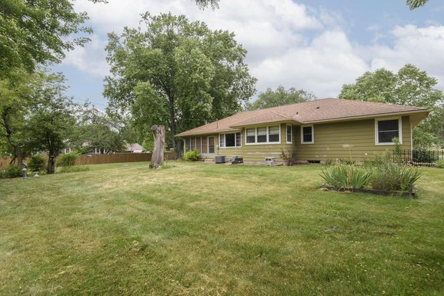 933 Parkview LANE, Mukwonago, WI 53149