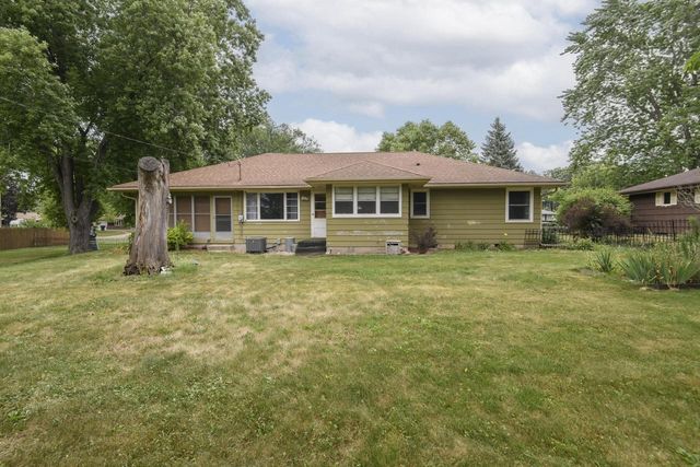 933 Parkview LANE, Mukwonago, WI 53149