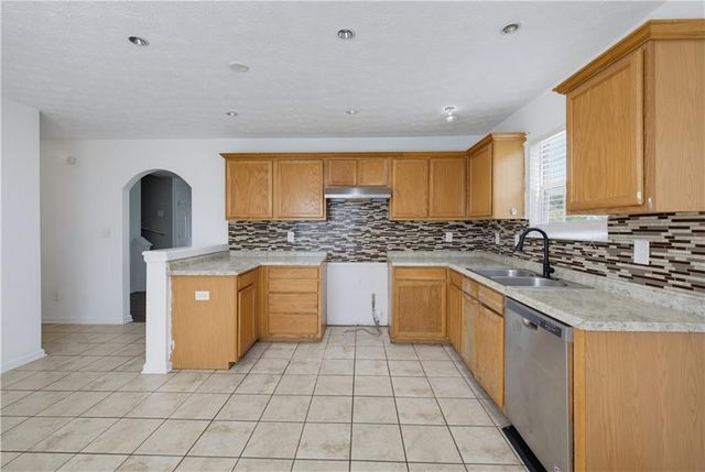 2545 Lake Royale Drive, Riverdale, GA 30296