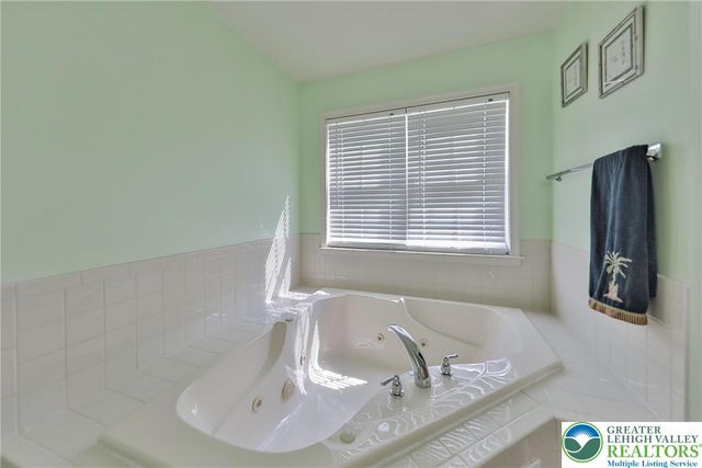 2996 Mosser Drive, Salisbury Twp, PA 18103