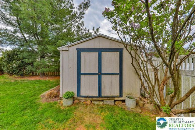 2996 Mosser Drive, Salisbury Twp, PA 18103