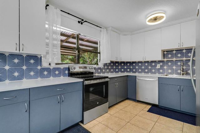 9277 Bloomfield Drive, Palm Beach Gardens, FL 33410